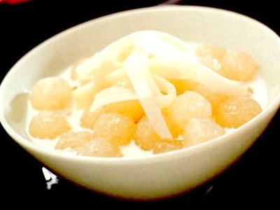 Rice Balls with Young Coconut Flesh in Coconut Cream